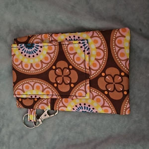 Olivia Moss Cell Phone‎ Caddy